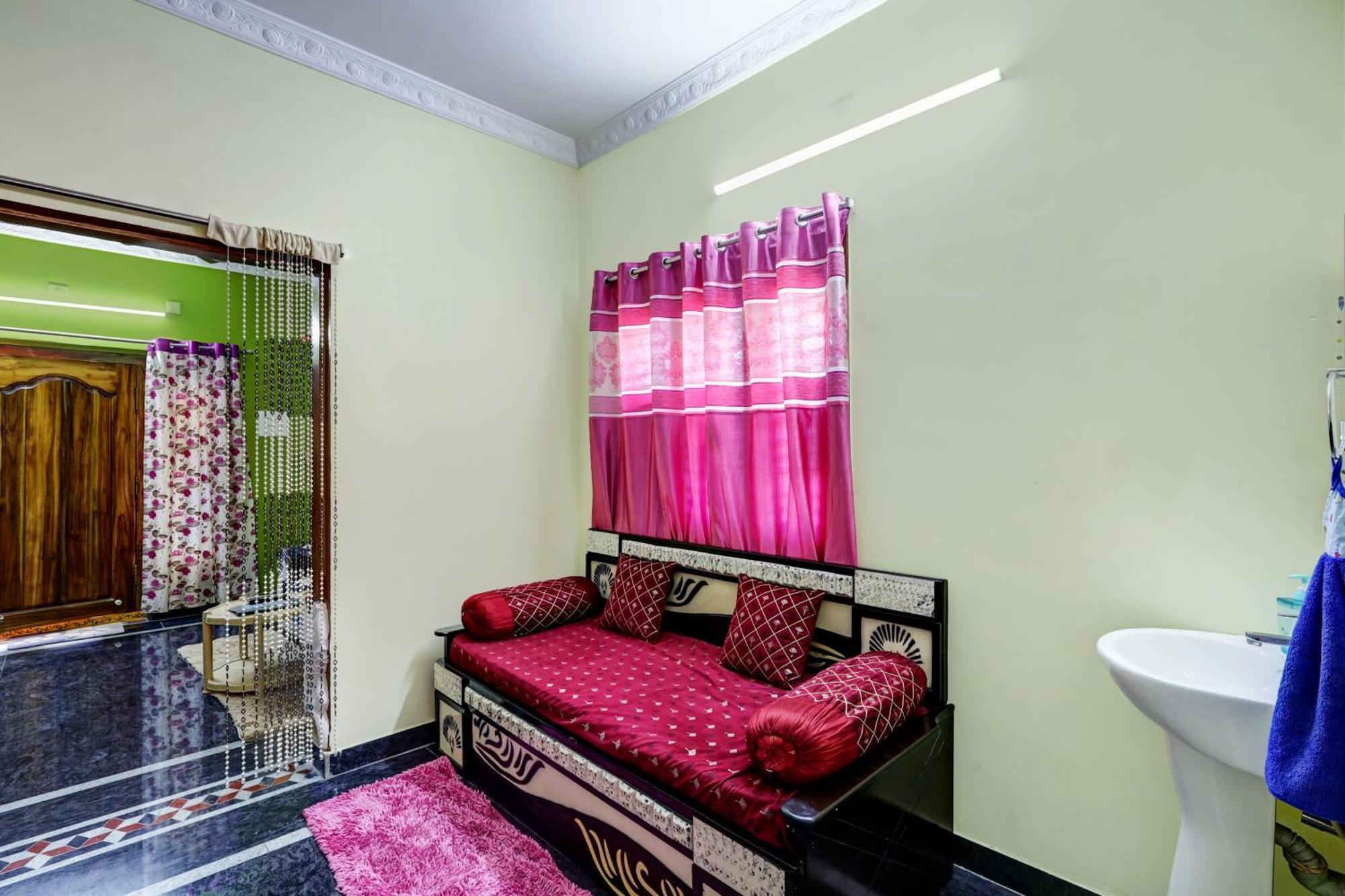 Sri Sakthi Home Stay - Beyond The Expectations- 10 To 15 Minutes Drive From Railway Station And Bus Station Tirupati Exterior foto