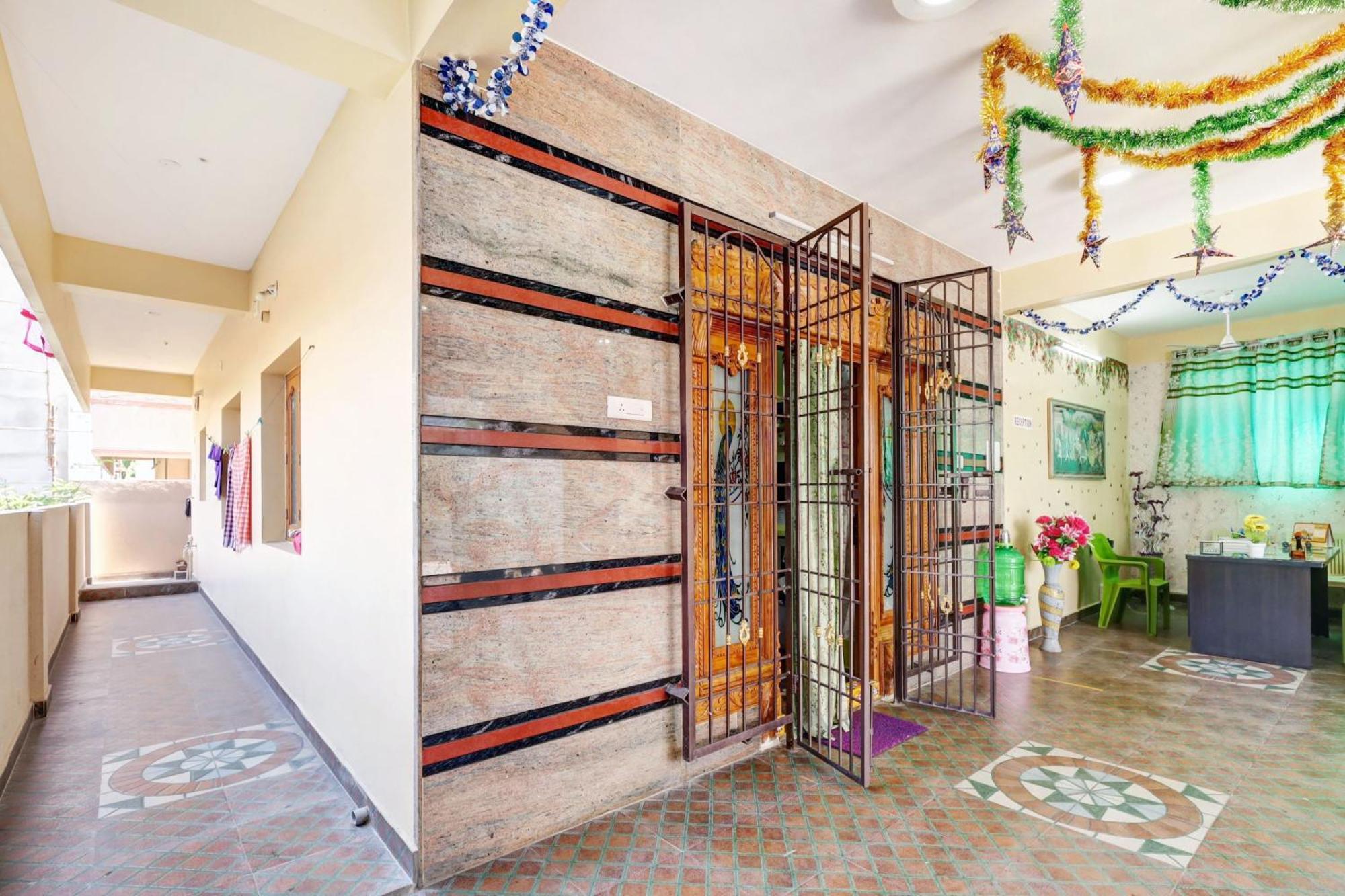 Sri Sakthi Home Stay - Beyond The Expectations- 10 To 15 Minutes Drive From Railway Station And Bus Station Tirupati Exterior foto